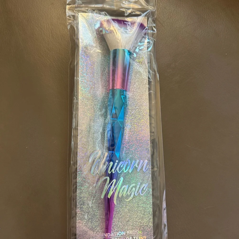 Unicorn 🦄 Magic Foundation Brush - Blue and Pink